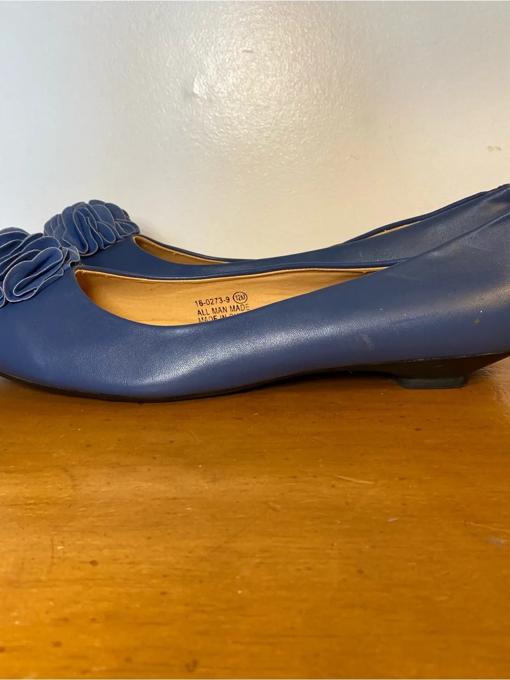 Comfortview Women's Size 12 Navy Blue Slip On Flats Shoes Flower Pom Pom